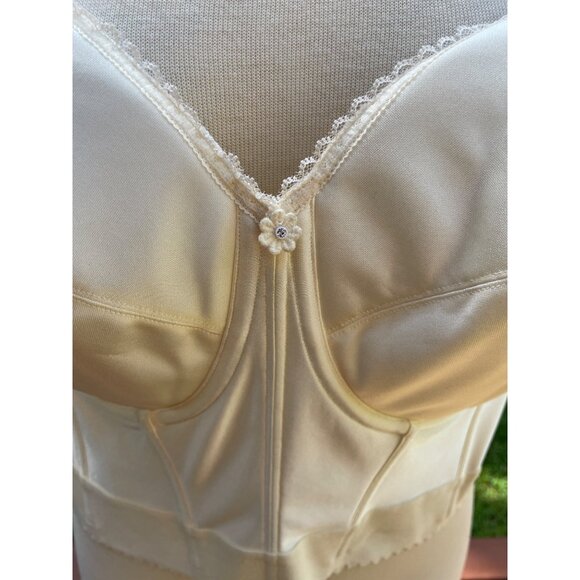 Dominique Ivory Satin Longline Strapless Bra 44DD - Picture 2 of 9